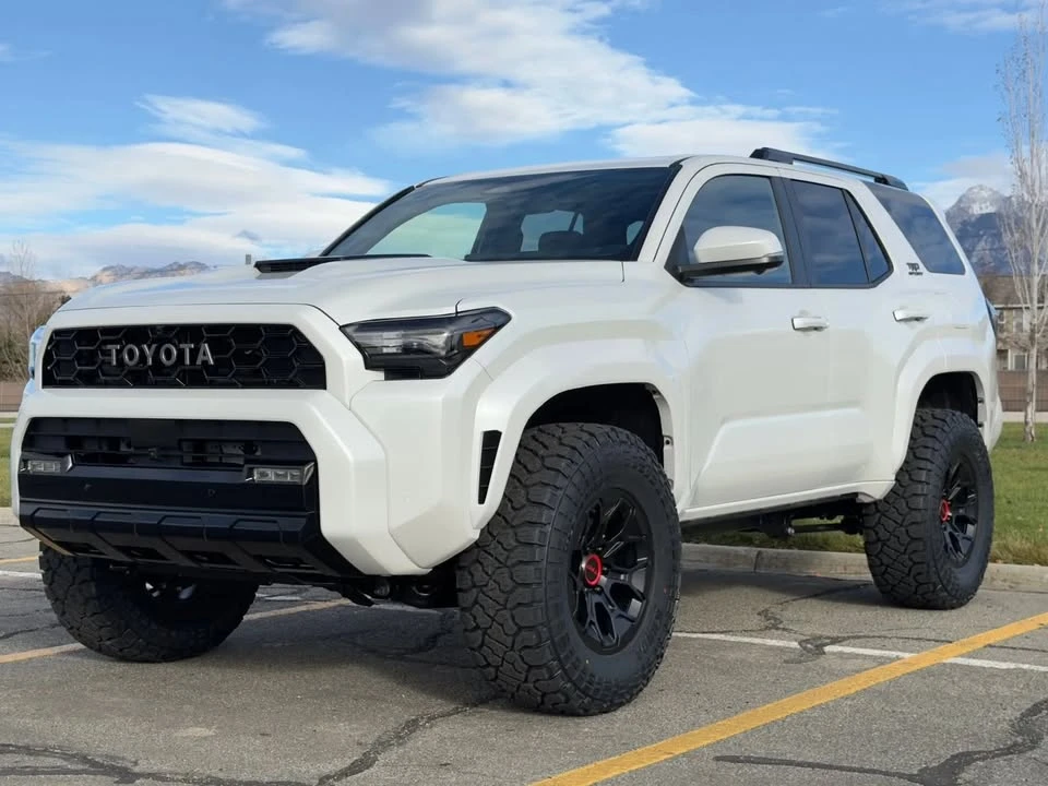 2026 Toyota 4Runner 6th Gen - Image 3 of 12