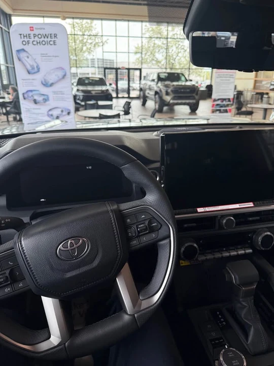 2026 Toyota 4Runner 6th Gen - Image 5 of 10