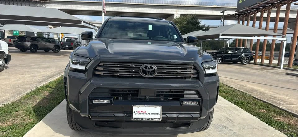 2026 Toyota 4Runner 6th Gen - Image 2 of 8