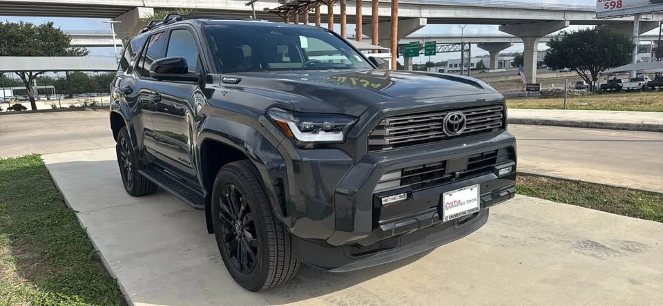 2026 Toyota 4Runner 6th Gen - Image 3 of 8