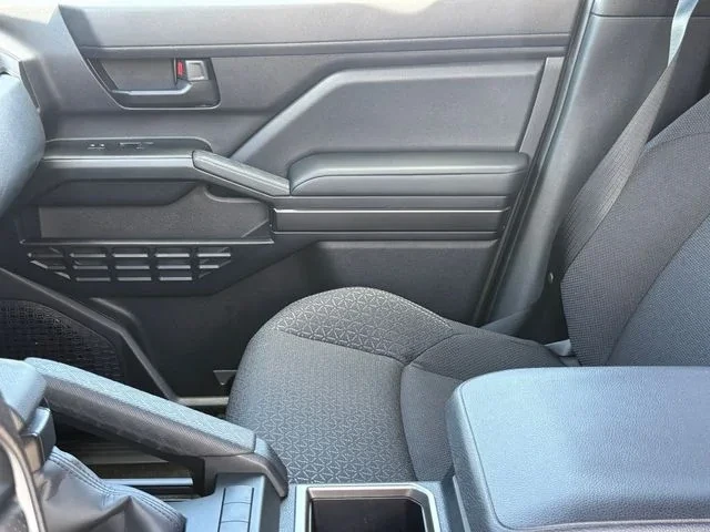 2026 Toyota 4Runner 6th Gen - Image 10 of 19