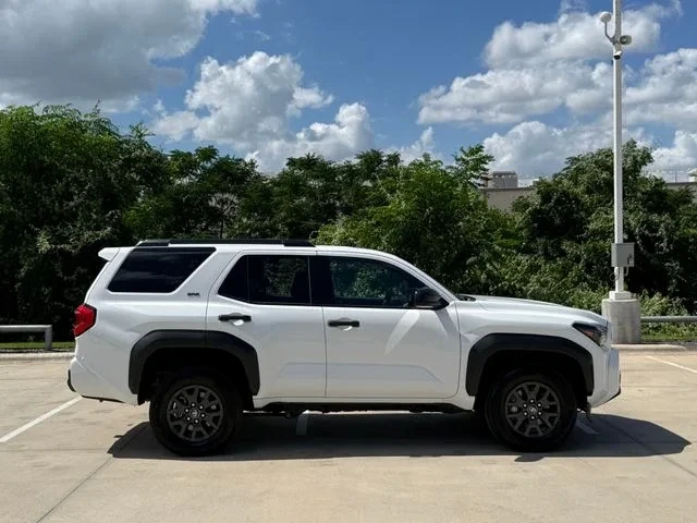 2026 Toyota 4Runner 6th Gen - Image 5 of 19