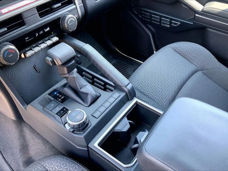 2026 Toyota 4Runner 6th Gen - Image 15 of 18