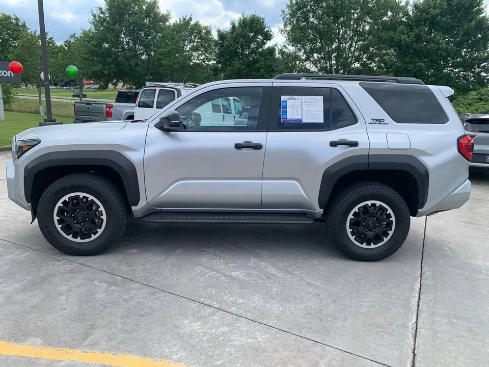 2026 Toyota 4Runner 6th Gen - Image 3 of 20