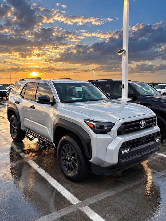 2026 Toyota 4Runner 6th Gen - Image 2 of 6