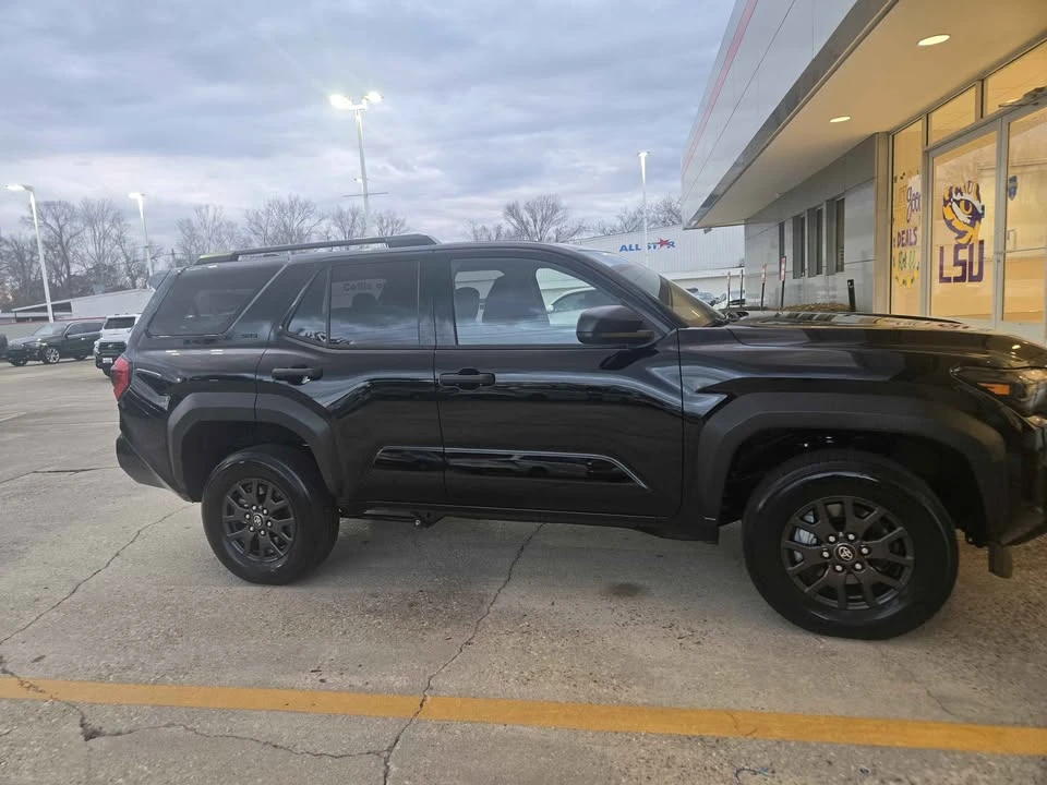 2026 Toyota 4Runner 6th Gen - Image 2 of 3
