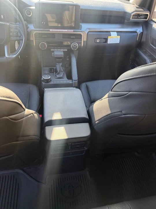 2026 Toyota 4Runner 6th Gen - Image 7 of 10