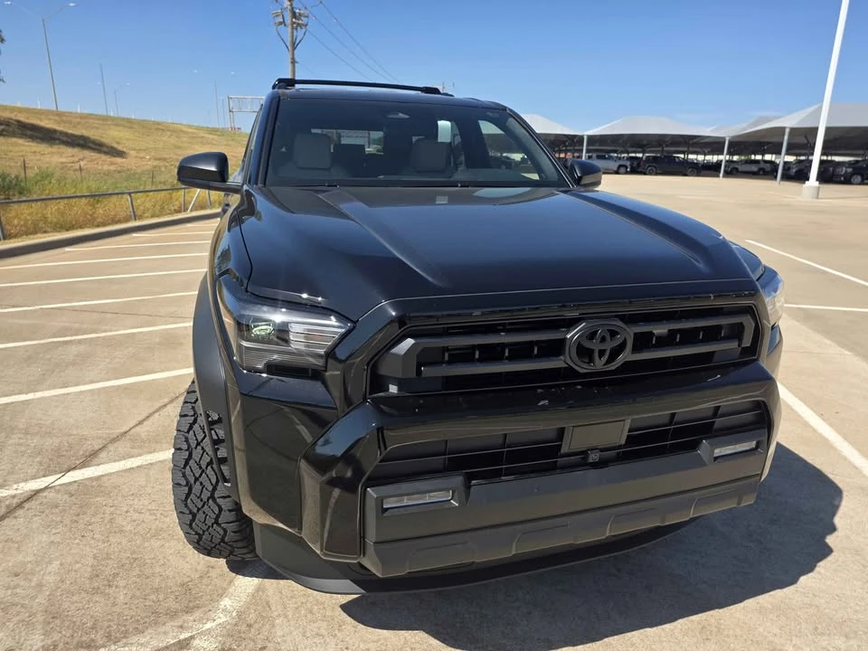 2026 Toyota 4Runner 6th Gen - Image 2 of 12