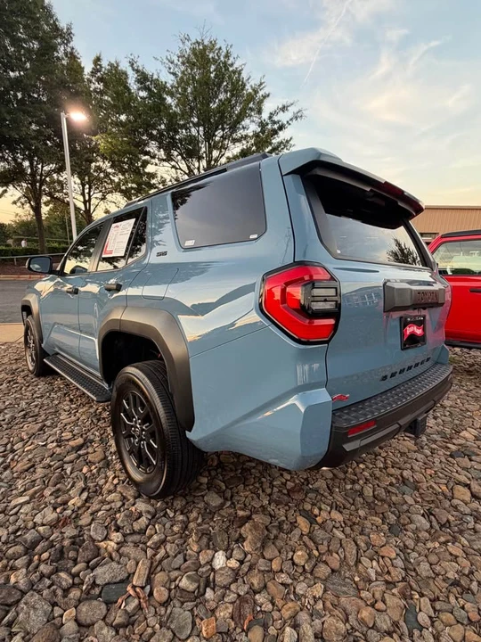 2026 Toyota 4Runner 6th Gen - Image 4 of 6