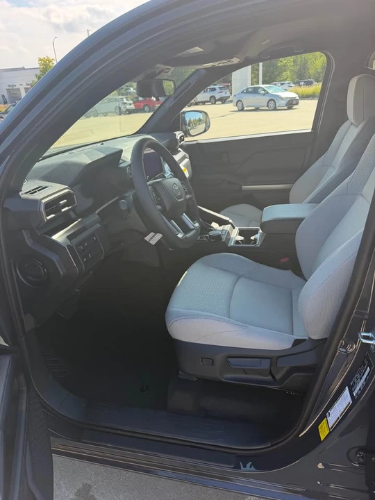 2026 Toyota 4Runner 6th Gen - Image 10 of 16