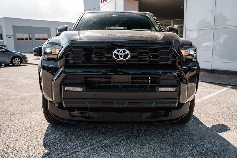 2026 Toyota 4Runner 6th Gen - Image 2 of 17