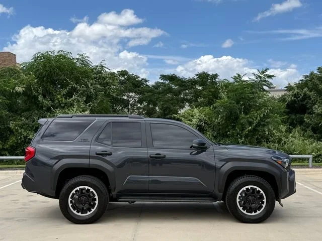 2026 Toyota 4Runner 6th Gen - Image 5 of 19