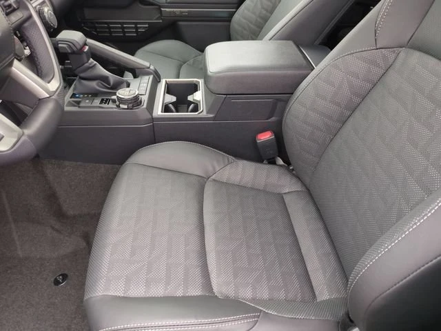 2026 Toyota 4Runner 6th Gen - Image 12 of 20