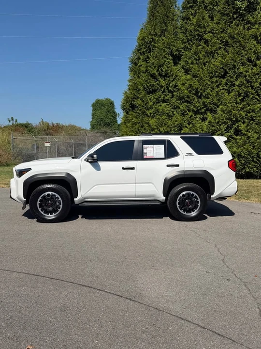 2026 Toyota 4Runner 6th Gen - Image 2 of 16