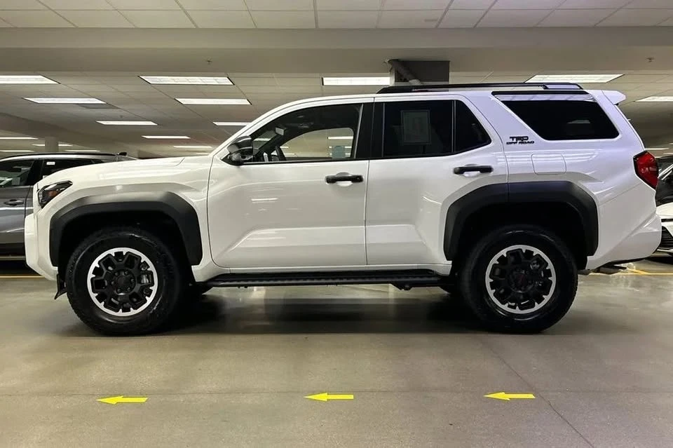 2026 Toyota 4Runner 6th Gen - Image 6 of 19