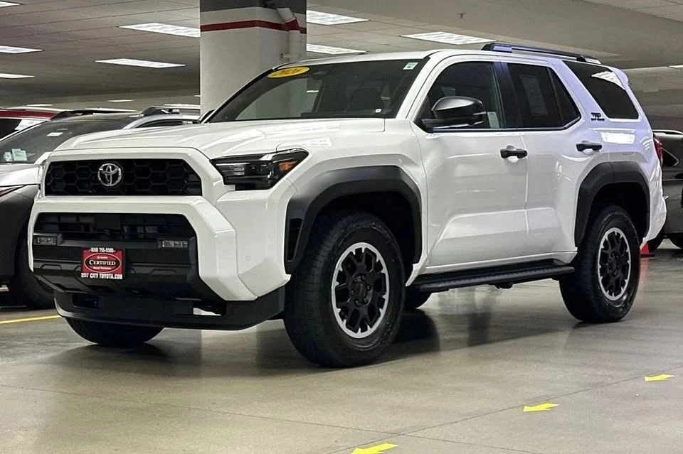 2026 Toyota 4Runner 6th Gen - Image 7 of 19