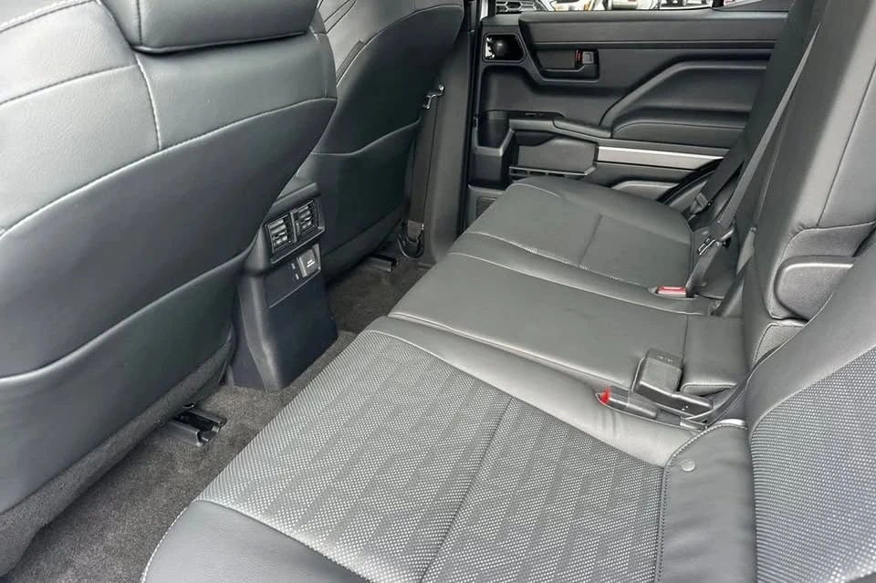 2026 Toyota 4Runner 6th Gen - Image 11 of 19