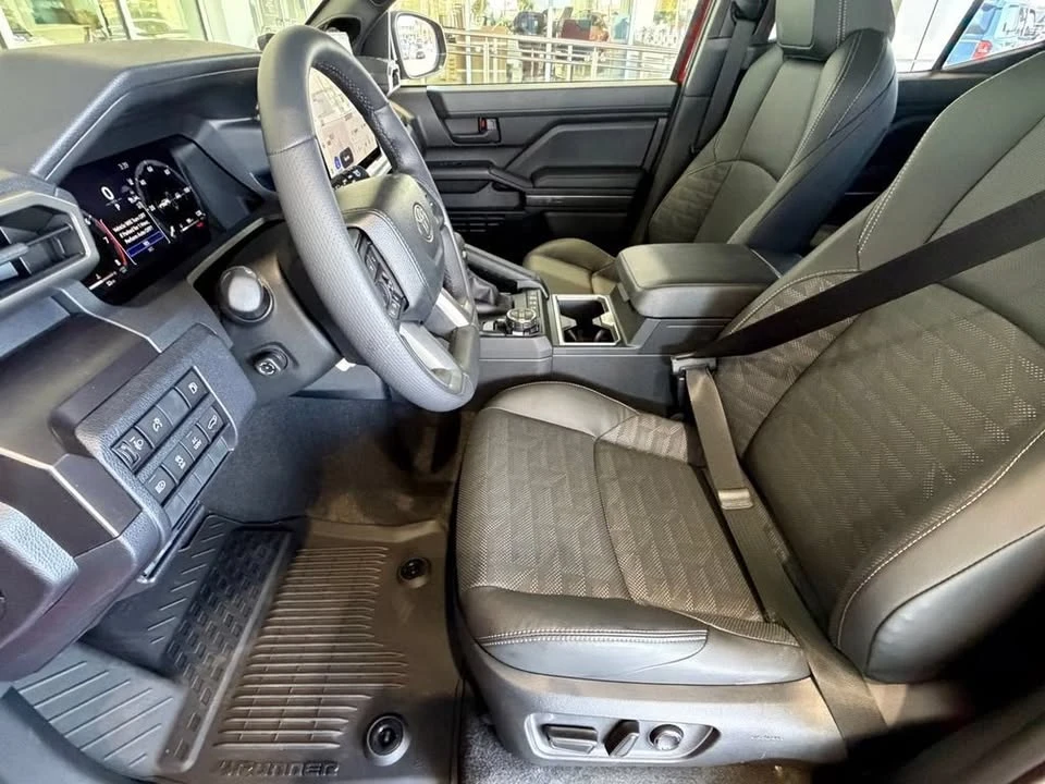 2026 Toyota 4Runner 6th Gen - Image 5 of 19