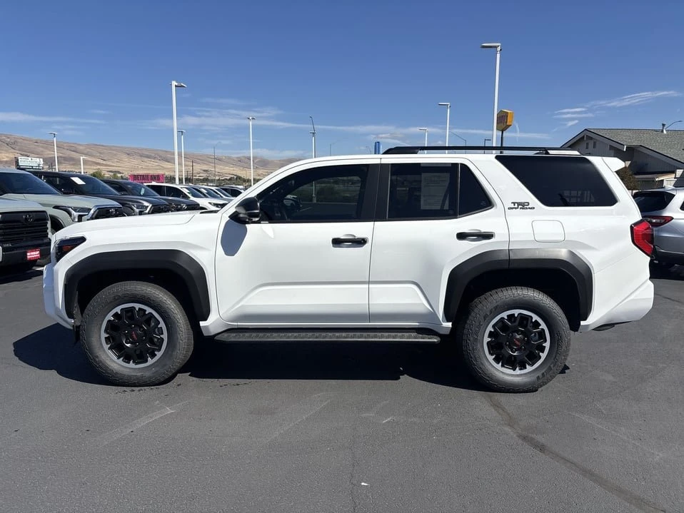 2026 Toyota 4Runner 6th Gen - Image 2 of 10