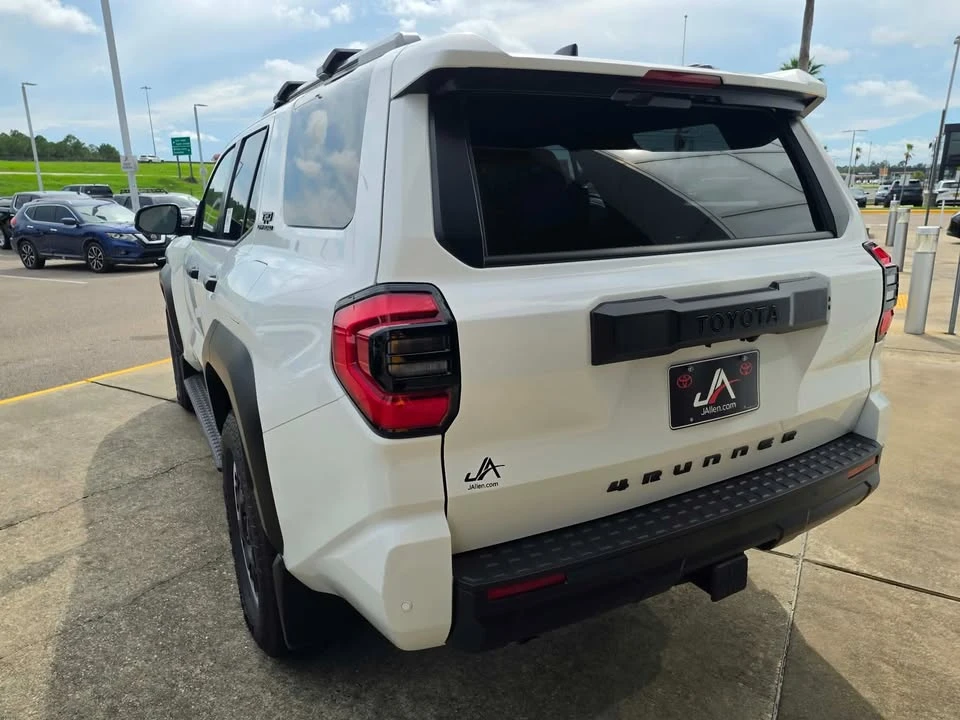 2026 Toyota 4Runner 6th Gen - Image 8 of 16