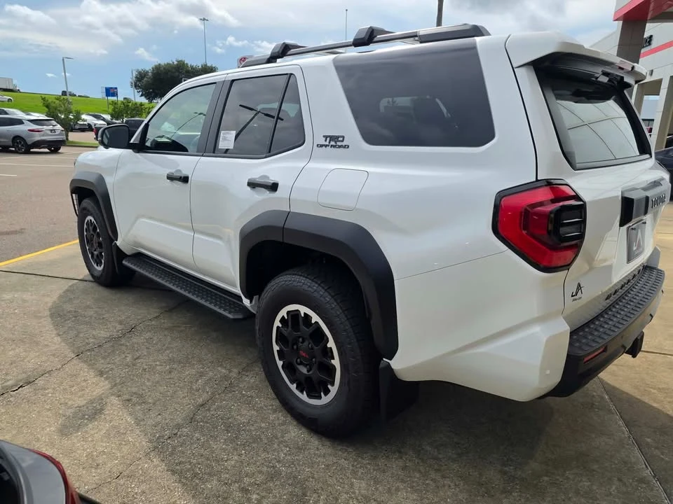 2026 Toyota 4Runner 6th Gen - Image 10 of 16