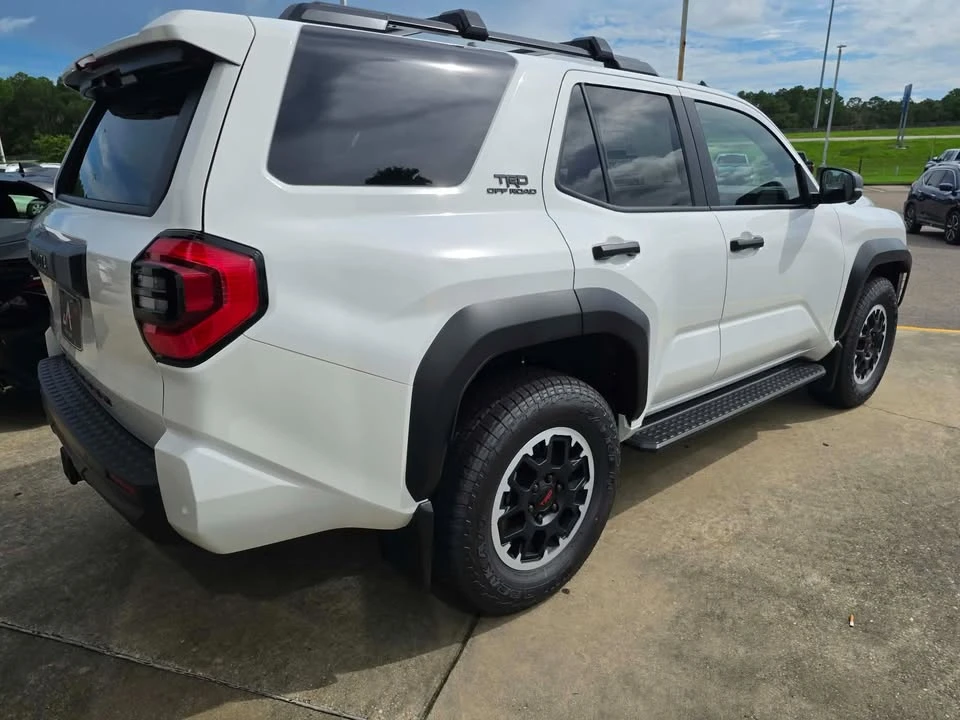 2026 Toyota 4Runner 6th Gen - Image 7 of 16