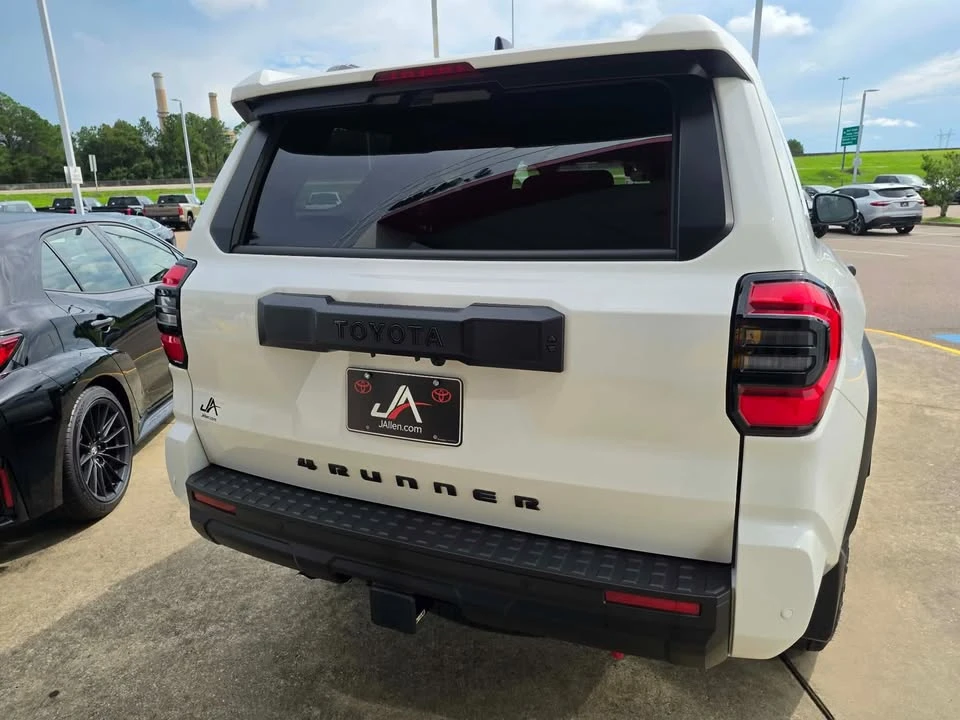 2026 Toyota 4Runner 6th Gen - Image 9 of 16