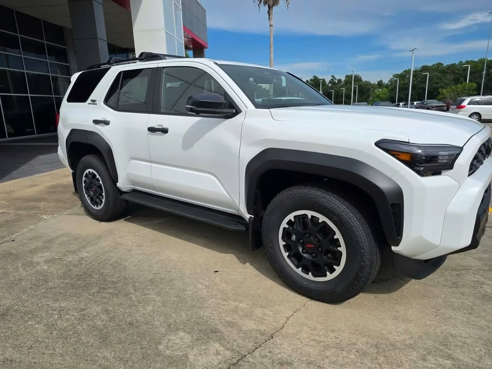 2026 Toyota 4Runner 6th Gen - Image 5 of 16