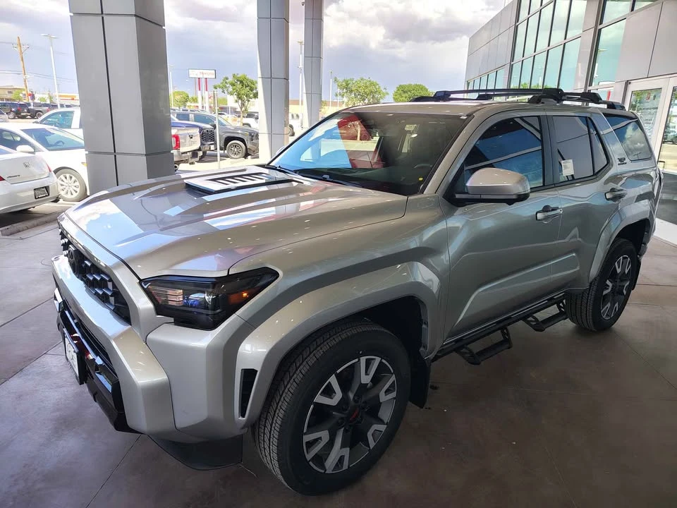2026 Toyota 4Runner 6th Gen - Image 18 of 19