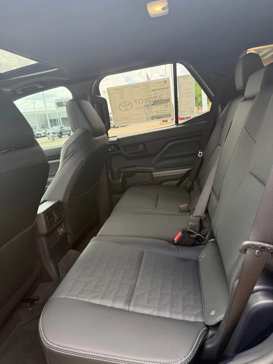 2026 Toyota 4Runner 6th Gen - Image 17 of 20