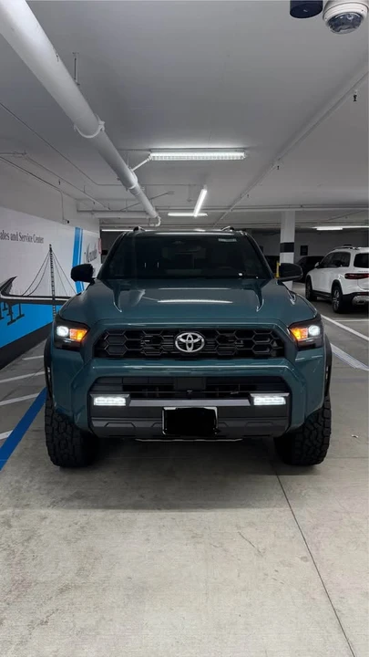 2026 Toyota 4Runner 6th Gen - Image 2 of 6