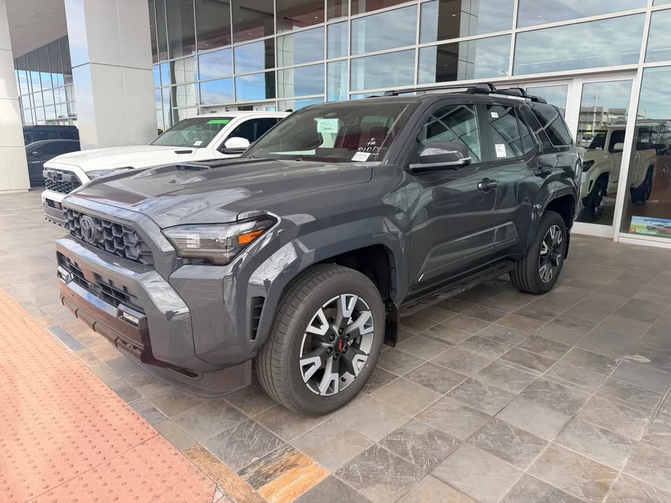 2026 Toyota 4Runner 6th Gen - Image 2 of 9