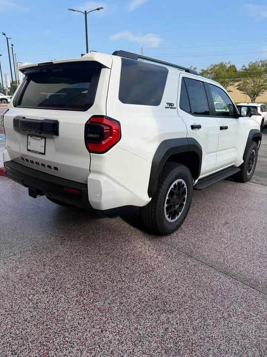 2026 Toyota 4Runner 6th Gen - Image 4 of 20