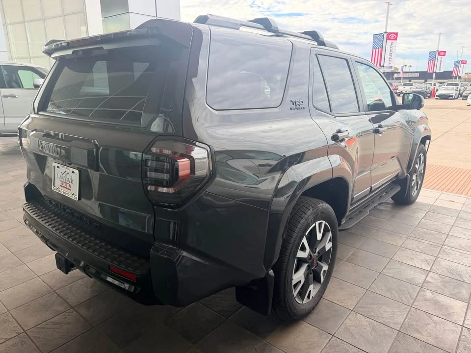 2026 Toyota 4Runner 6th Gen - Image 7 of 9