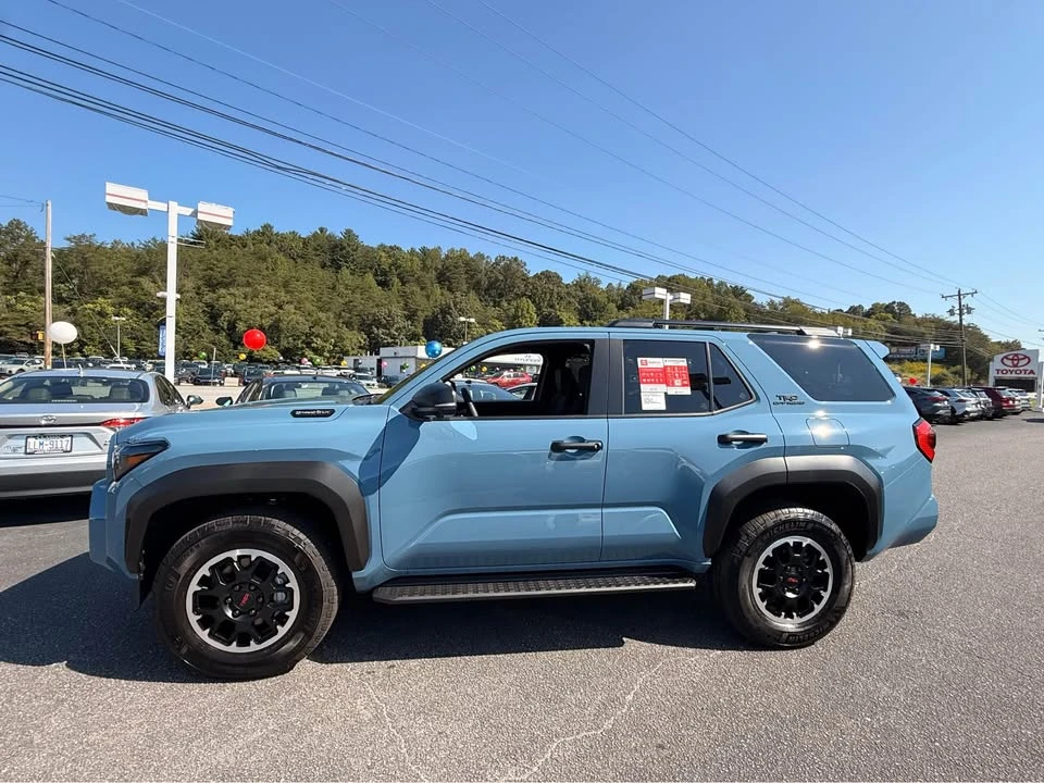 2026 Toyota 4Runner 6th Gen - Image 2 of 16