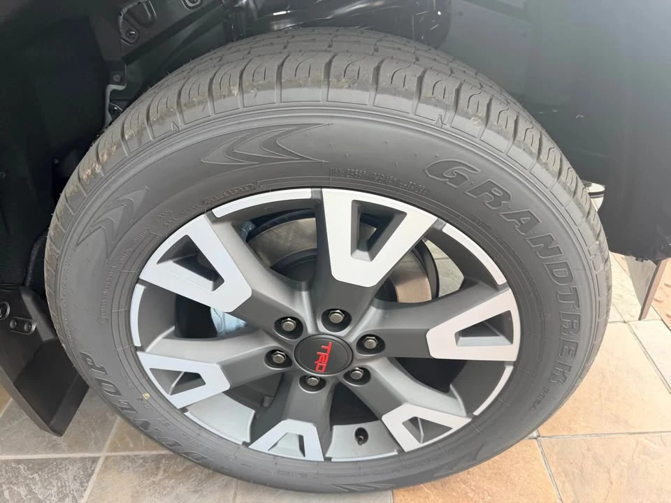2026 Toyota 4Runner 6th Gen - Image 4 of 9