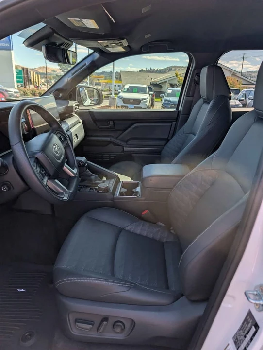 2026 Toyota 4Runner 6th Gen - Image 4 of 15