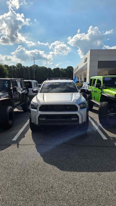 2026 Toyota 4Runner 6th Gen - Image 2 of 5