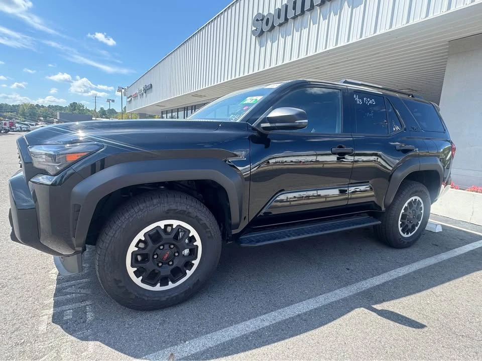 2026 Toyota 4Runner 6th Gen - Image 4 of 8