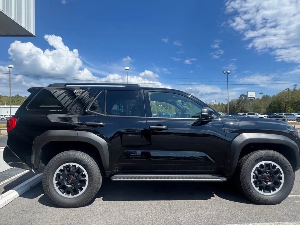 2026 Toyota 4Runner 6th Gen - Image 2 of 8