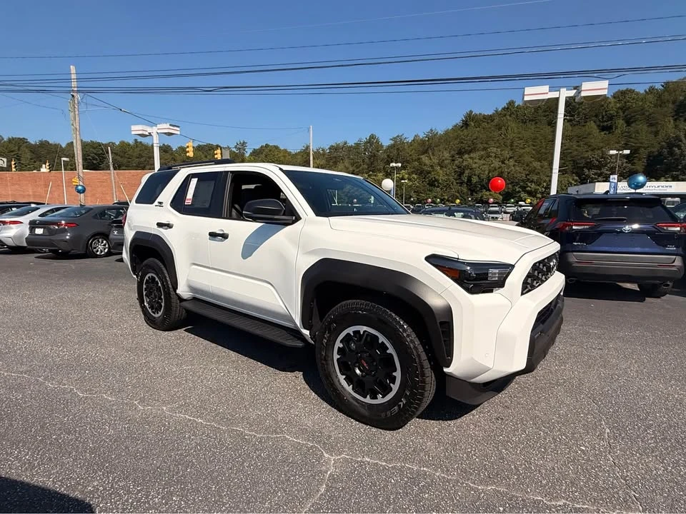 2026 Toyota 4Runner 6th Gen - Image 7 of 13