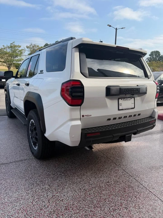 2026 Toyota 4Runner 6th Gen - Image 5 of 20