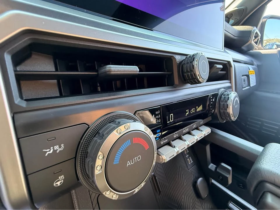 2026 Toyota 4Runner 6th Gen - Image 10 of 13