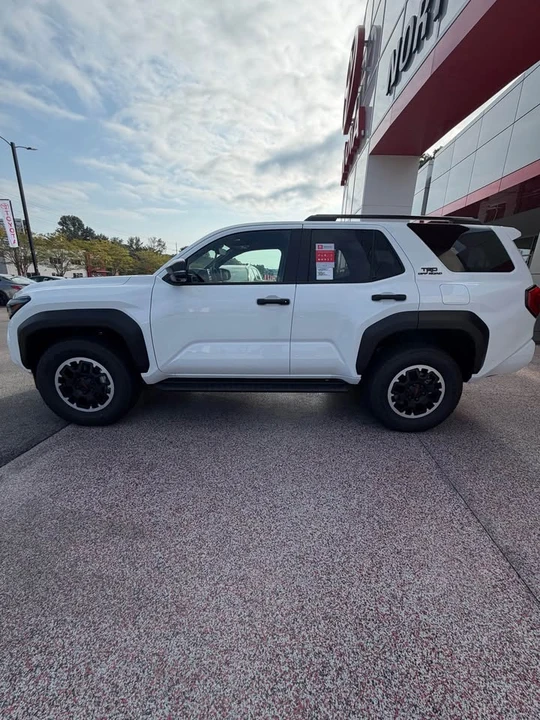 2026 Toyota 4Runner 6th Gen - Image 7 of 20