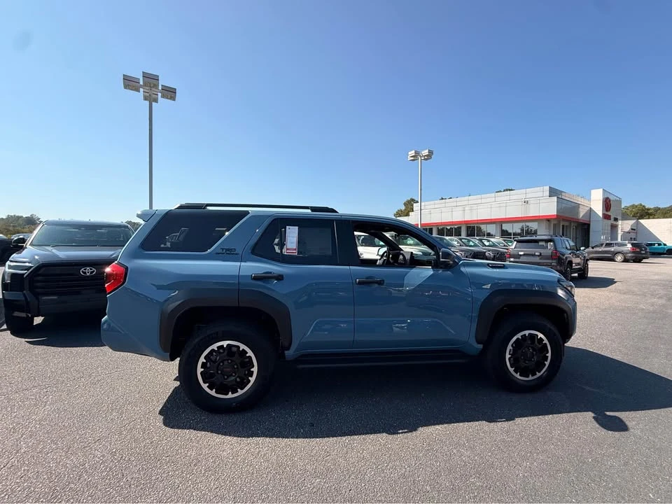 2026 Toyota 4Runner 6th Gen - Image 5 of 16