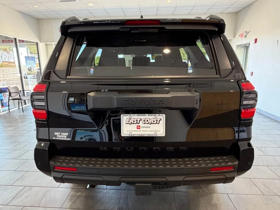 2026 Toyota 4Runner 6th Gen - Image 5 of 20