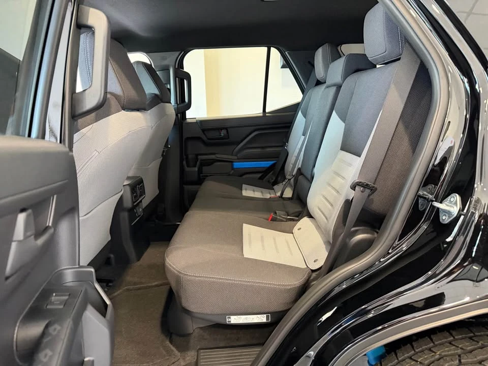2026 Toyota 4Runner 6th Gen - Image 16 of 20