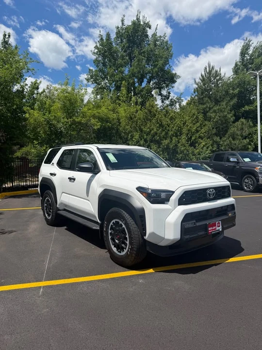 2026 Toyota 4Runner 6th Gen - Image 2 of 12