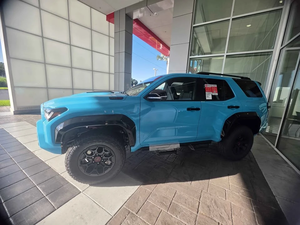 2026 Toyota 4Runner 6th Gen - Image 2 of 6