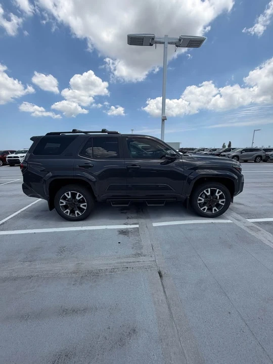2026 Toyota 4Runner 6th Gen - Image 3 of 11